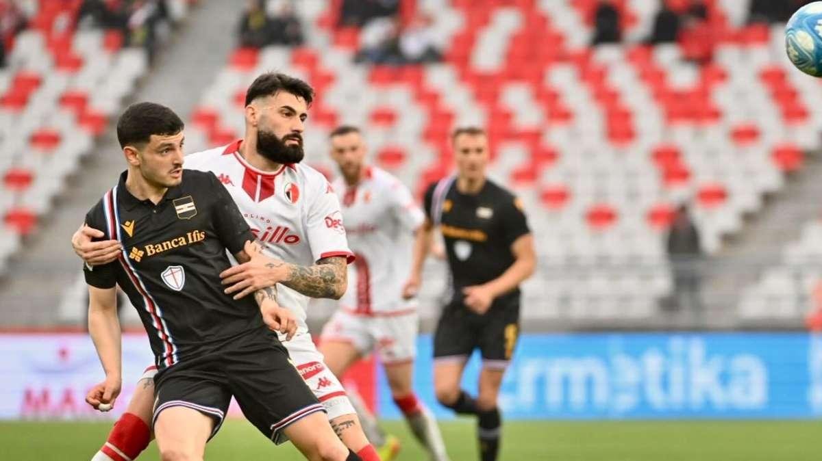 Il Bari perde ed è a +2 sui playout. Tonfo Cremonese, vittorie pesanti per Parma e Como: risultati e classifica