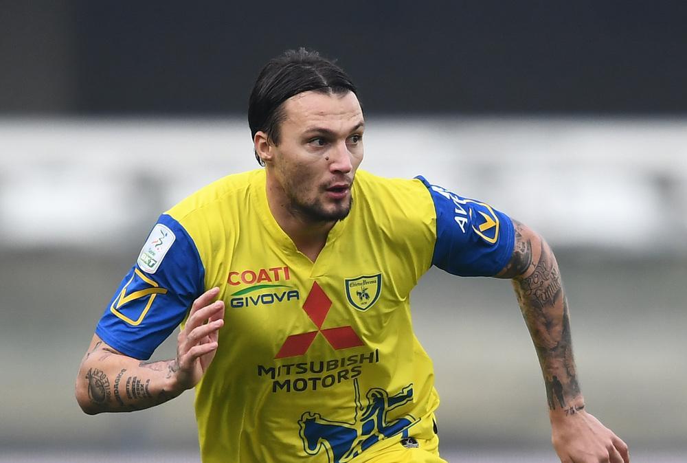 Pedullà - Bari, arrivo a sorpresa: vicino Mogos per la difesa