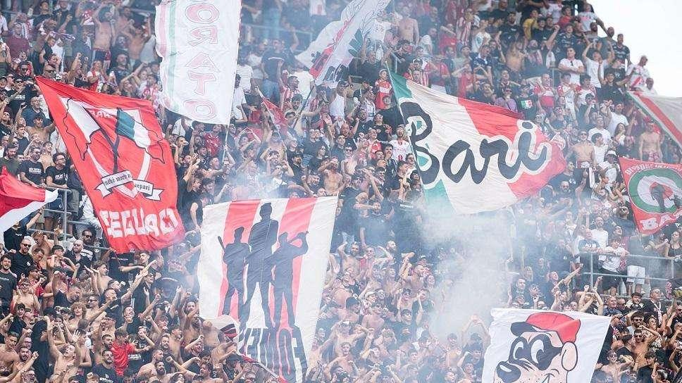 Disagi per 400 tifosi del Bari arrivati a Cesena col treno. Per loro pullman sostitutivi
