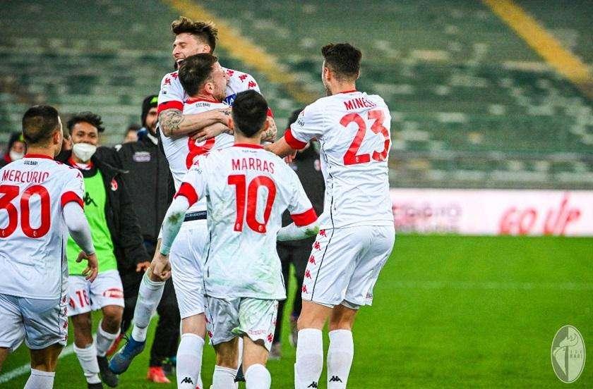 Bari a segno in casa da 11 derby consecutivi. Foggia rigoroso. Marchionni e quel ko con la Carrarese. Le curiosità della gara