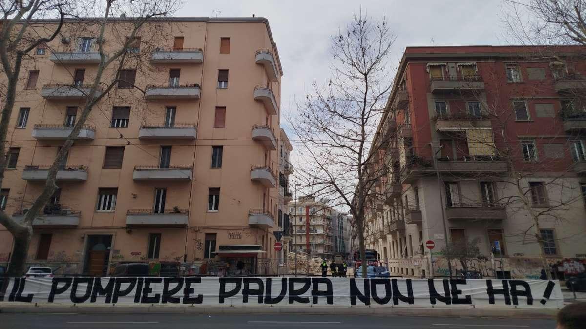 Bari, palazzo crollato: salvata la donna intrappolata. Il ringraziamento della Curva Nord ai vigili del fuoco 