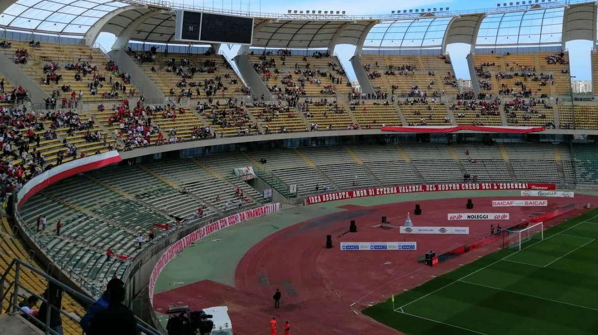 Dal web - Verso i playoff: "Attenzione, nessuno ci regalerà nulla". Sugli stadi: "Ventimila spettatori possono entrare"