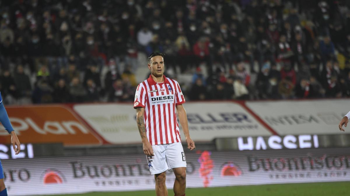 Il mercato delle altre - Federico Proia passa alla Scafatese. Casertana vicino a Cancellieri e Corsinelli. Catania attivo