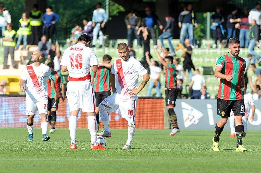 Verso la Ternana, i precedenti sorridono al Bari. Non si pareggia da quarant'anni