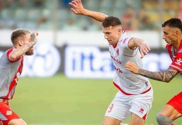 Il Bari e l'attacco. Lasagna a caccia del primo squillo ufficiale. Novakovich, per ora, rincorre