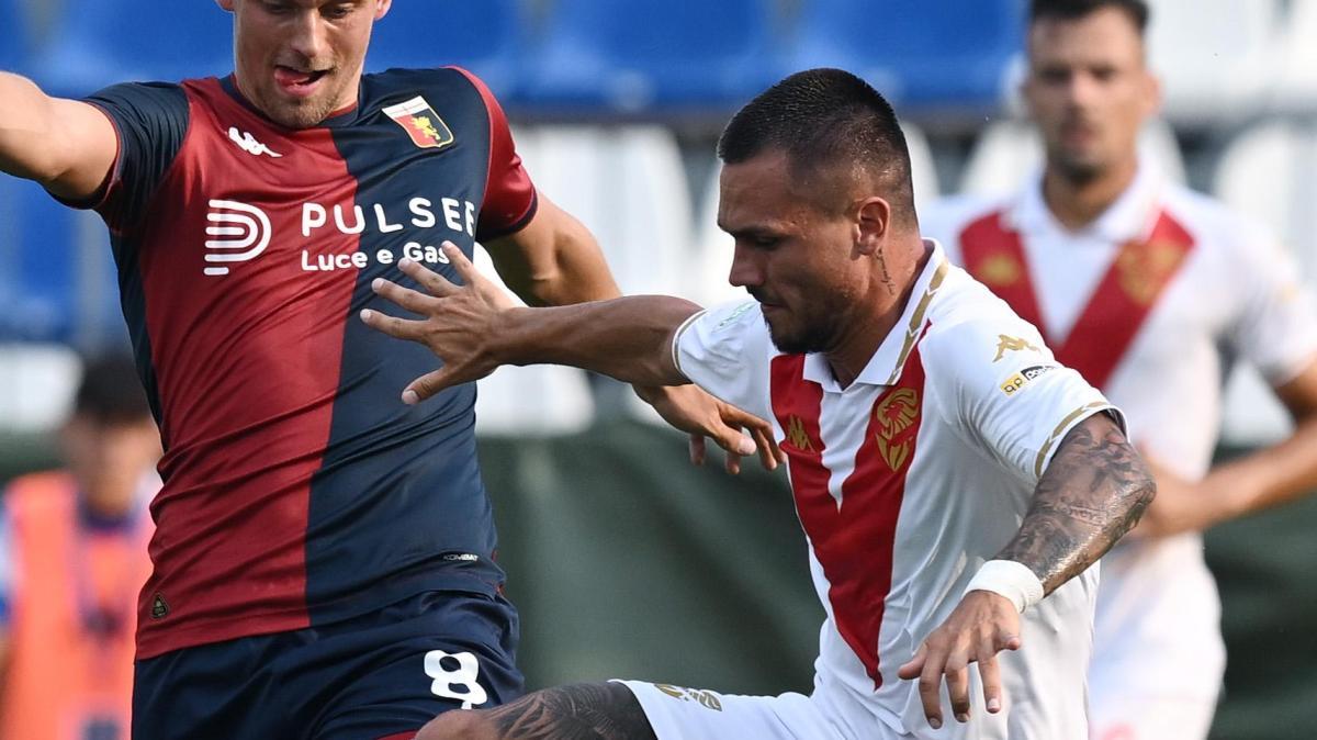 Bari, ecco Bianchi. Chi è stato l'ultimo attaccante ad arrivare il giorno di chiusura del calciomercato?