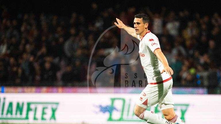 I temi di Bari-Sampdoria. Emergenza difesa per il Bari, Lasagna ha un conto in sospeso. Corsa playoff e lotta playout, gemellaggio e cartellini rossi