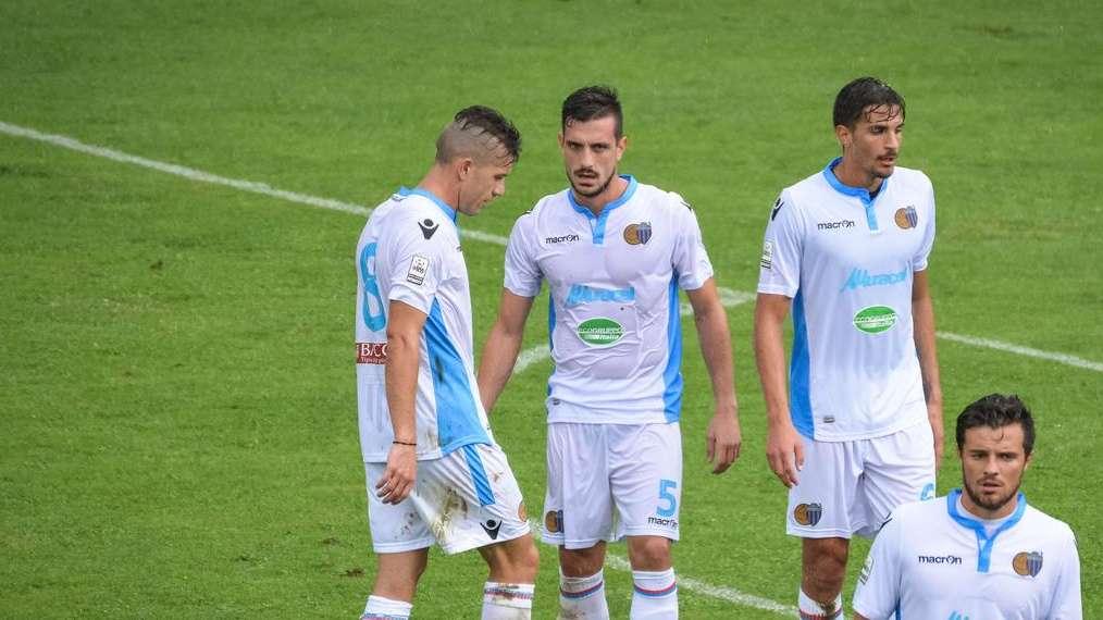 Covid, nuovi casi a Catania. Migliora la situazione nel Francavilla