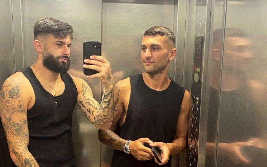 Social - Maita e Matino, selfie in ascensore. Maiello e Bellomo, somiglianze strane e dove trovarle