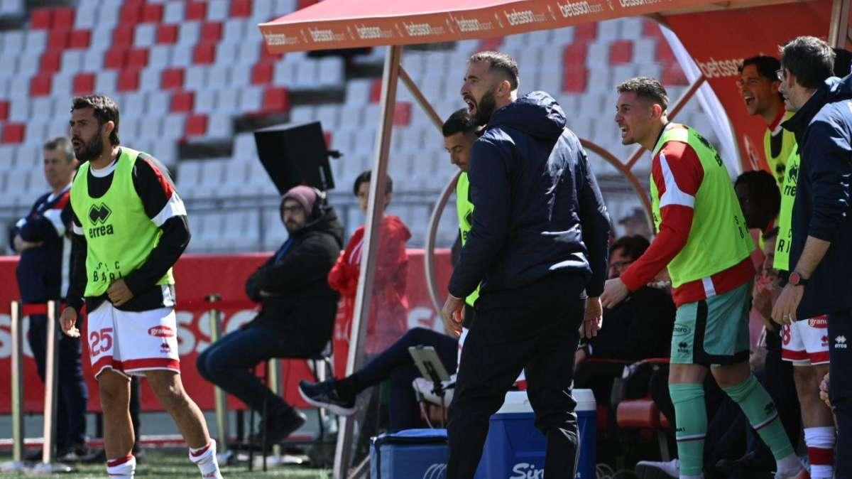 Dal web - "Di Cesare, onore ad un grande calciatore, ma DeLa l'ha usato. Longo? Ha colpe"