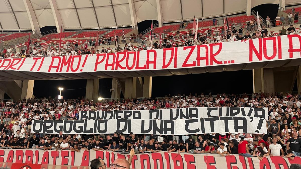 VIDEO - Protti, cori, canti, emozioni: le parole dei tifosi