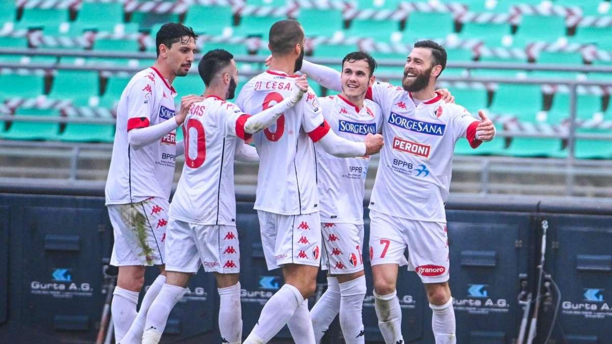 La sciabolata... di Del Grosso: "Vincere a Palermo per mettere il fiato sul collo alla Ternana. Simeri? Un po' opaco"