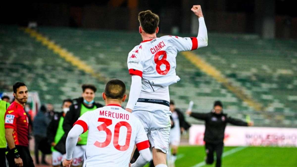L'ex Mora a TuttoBari: "Momento particolare, una vittoria per sterzare.  A Terni potevano uccidere la partita"
