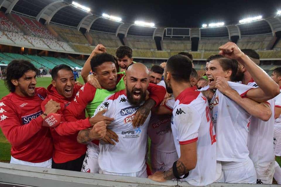 Storie biancorosse - Quando un gol di Simeri contro la Carrarese regalò al Bari il sogno di una finale