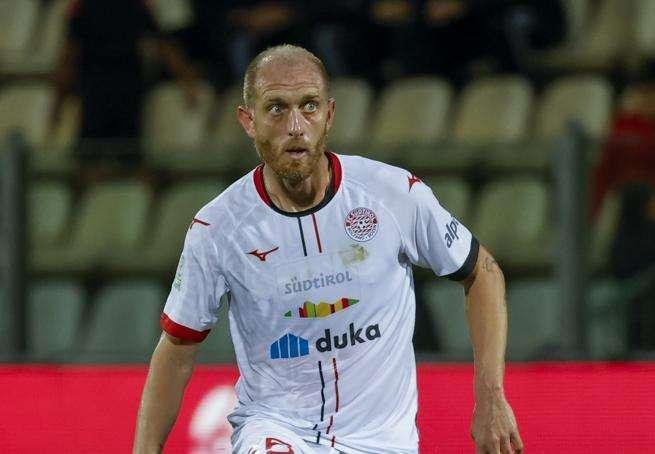 Sudtirol, Masiello ammonito (al 92'). Salterà la trasferta di Bari