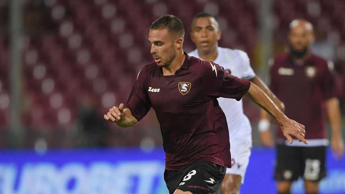 Da Salerno: "Anche la Reggina su Simy. Sondaggio Bari per Capezzi"