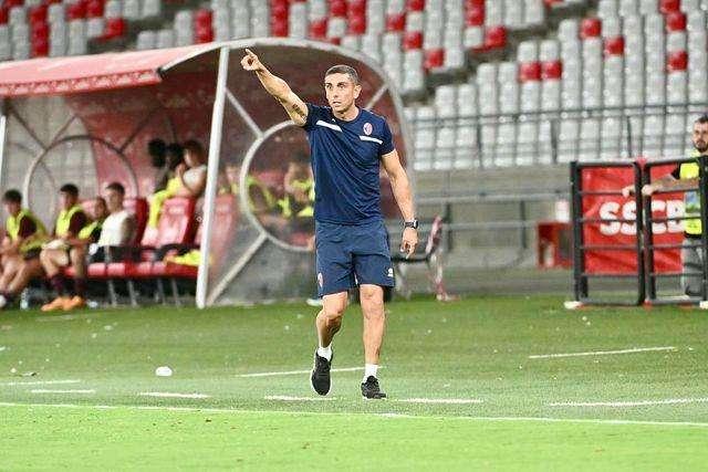 Dal web - "Longo ci stai mettendo del tuo. Squadra senza personalità. Attacco non all'altezza. Sul mercato ci vuole un altro Joao Paulo''