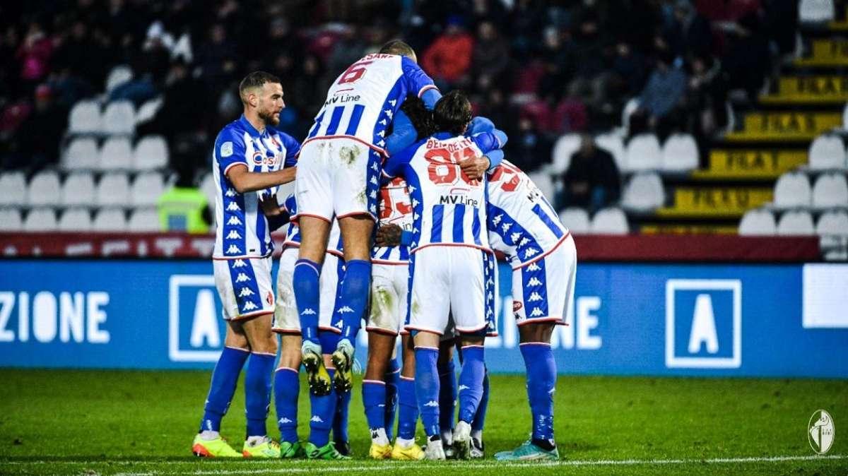 Bari-Genoa, il boxing day è da urlo. Stessi punti, umori diversi