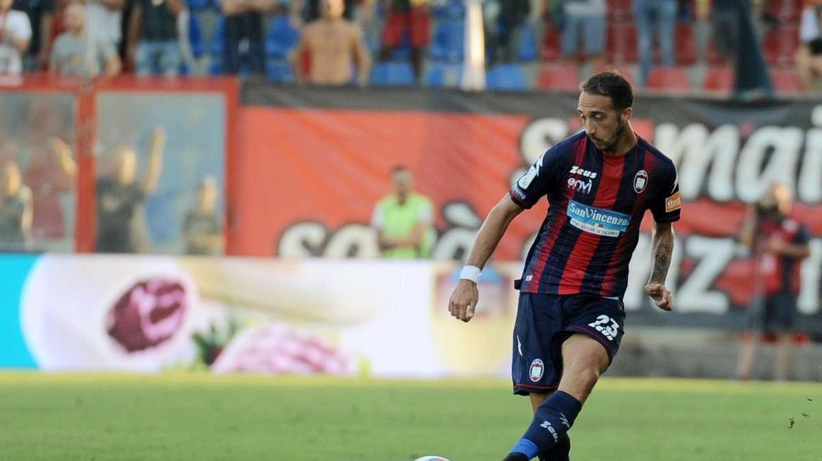 Bari, c’è Mazzotta. Da Parisi a Costa: i terzini sinistri del recente passato