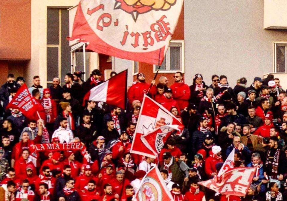 Tifosi allo stadio, il Cts annuncia: "Posticipato al 1° giugno il ritorno a tutti gli eventi sportivi". Ai playoff...