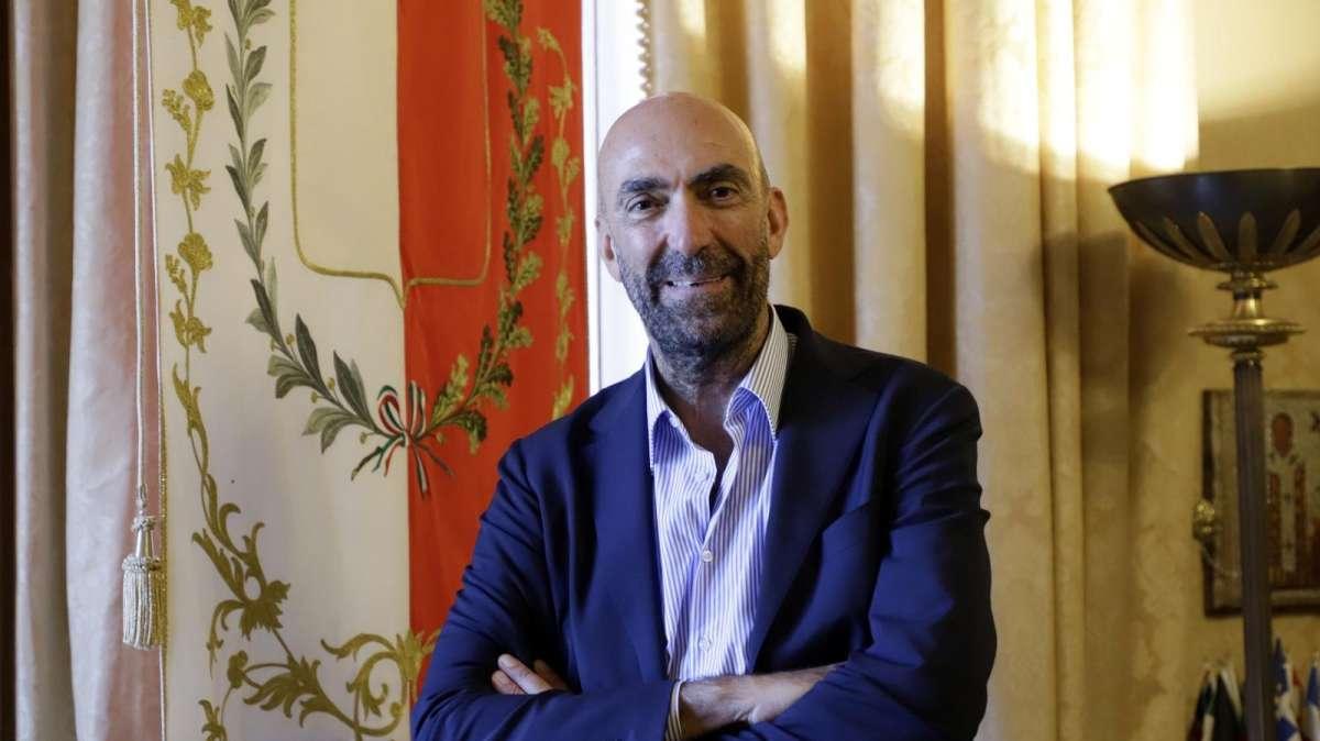 Concessione stadio, dal Comune: "Canone fisso più percentuale".  Sui DeLa: "Il rischio d’impresa siete voi"