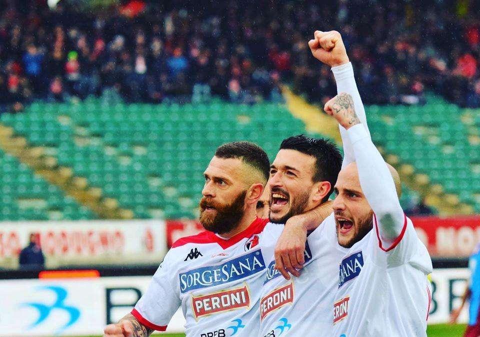 Antenucci implacabile, Frattali goffo. Le pagelle dei biancorossi
