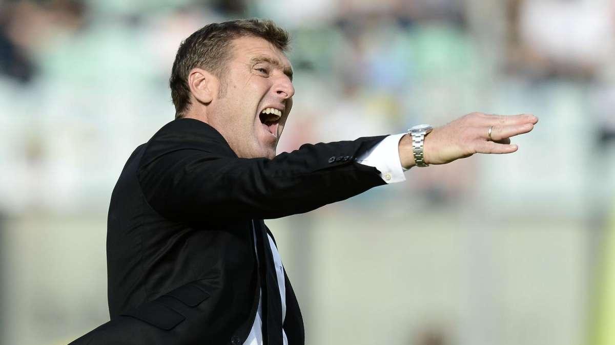 Carrera: "L'Avellino non ci ha messo sotto, ma prendiamo troppi gol sui calci piazzati. Niente ritiro, non devo punire nessuno"