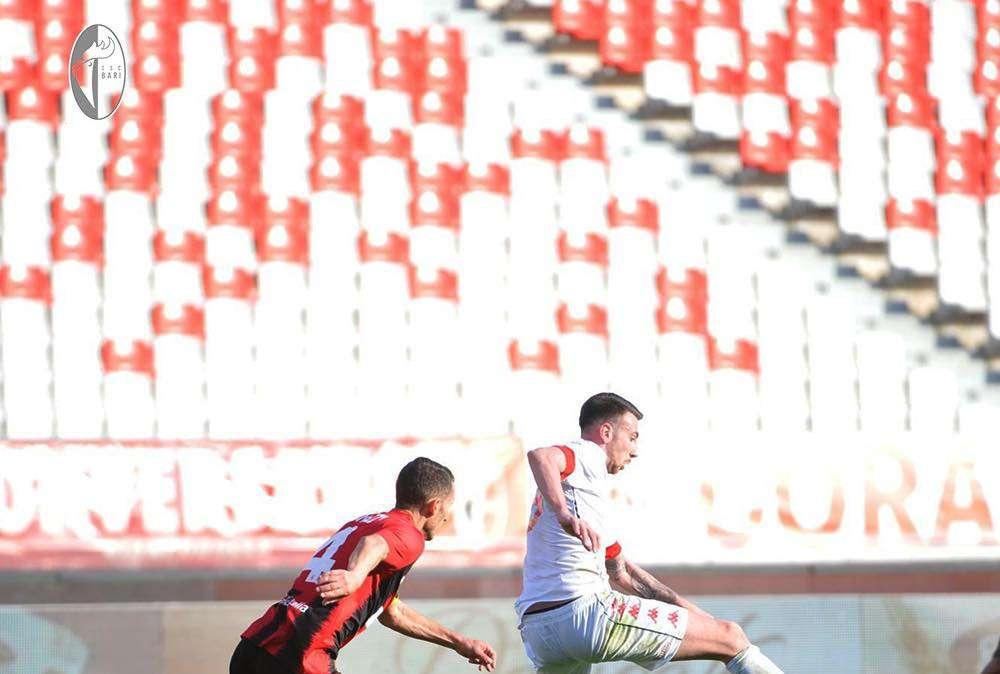 Verso Bari-Foggia: la rivalità, i ricordi, l'attesa. Ecco le opinioni dei tifosi delle due formazioni...