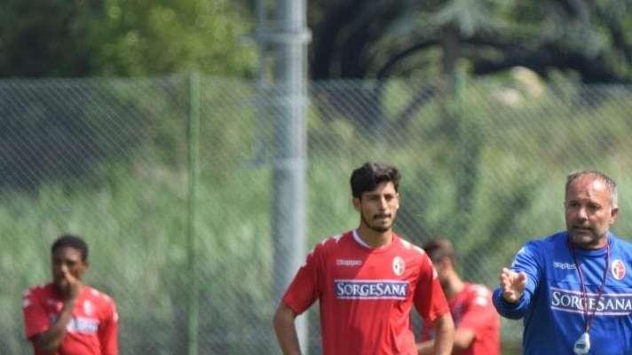 Sono mancati attributi ed identità. Gli abbonamenti non decollano...