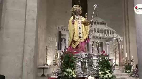 VIDEO - La notte magica di San Nicola. Tra sacro, profano e... pallone