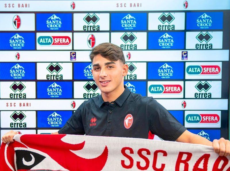 Bari, c'è il Sorrento ed è la partita speciale di Esposito. Dai numeri in Campania all'inizio in Puglia