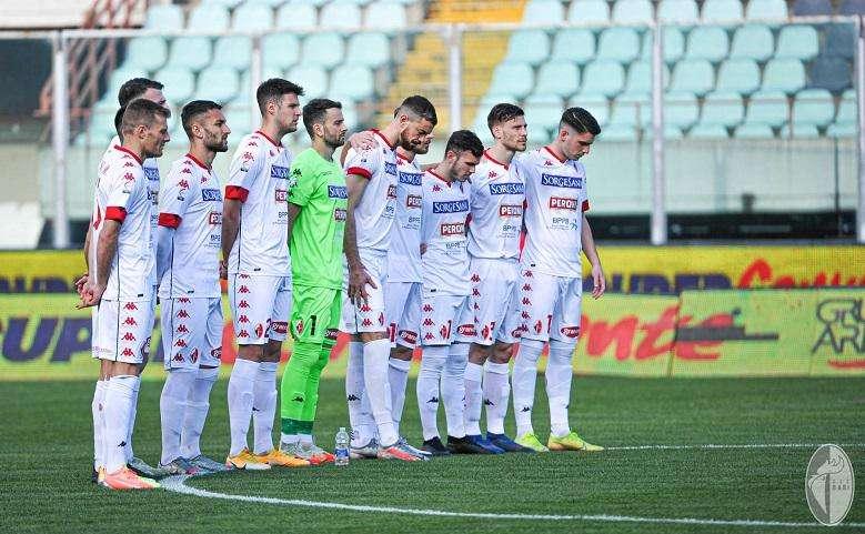 Dal web: "Manca un centrocampista veloce. Giocare con Candellone è un suicidio"