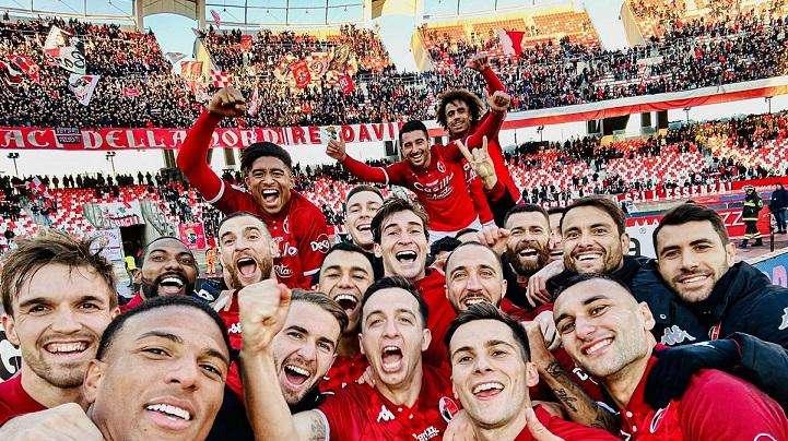 Ecco il Cosenza, obiettivo 3 punti. Al San Nicola si cerca la vera svolta