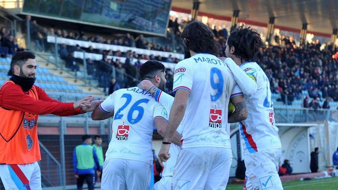 Il TFN penalizza il Catania di 4 punti. Motivo? Stipendi pagati in ritardo