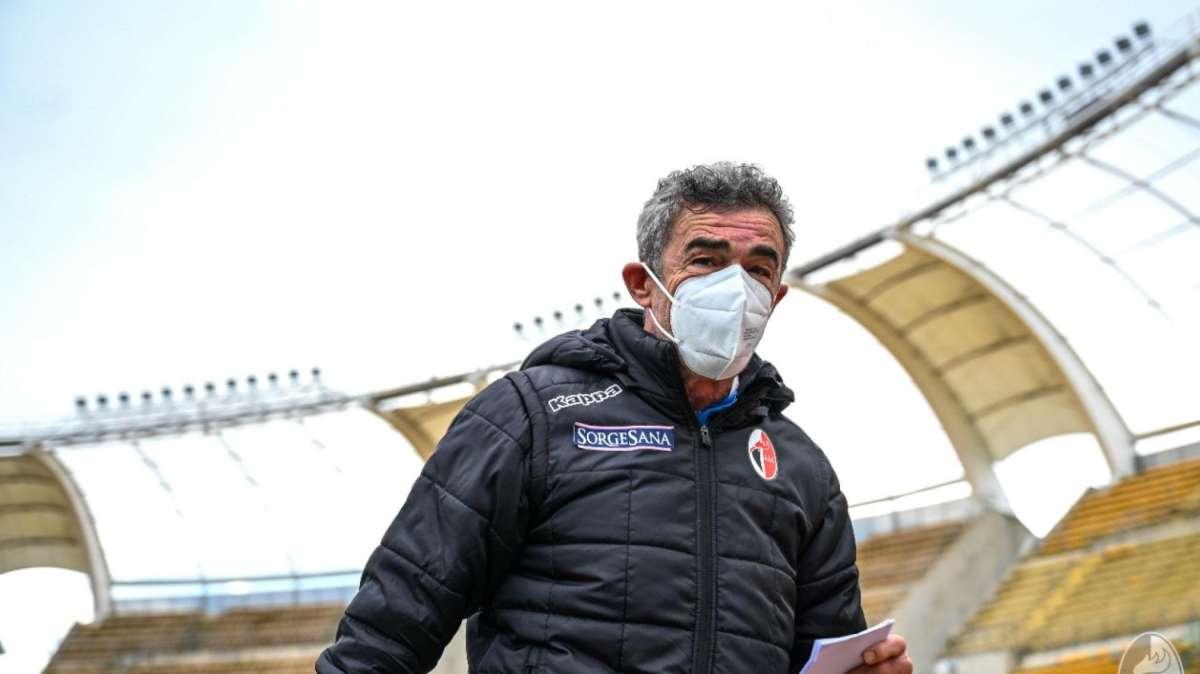 I calciatori con le spalle al muro. Auteri? O fa l'impresa o si affonda con lui