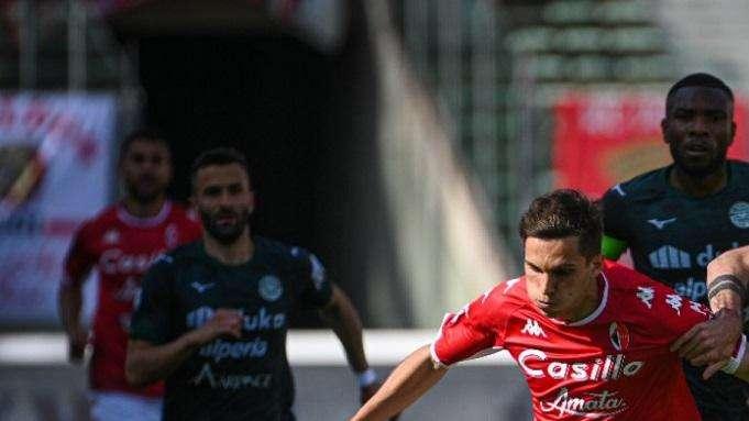 Cosenza-Bari, le probabili: out Maita, si scalda Mallamo. Dubbio trequartista