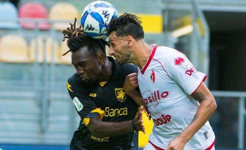 Giudice sportivo, due turni di stop per Lella. Squalifica anche per un membro dello staff