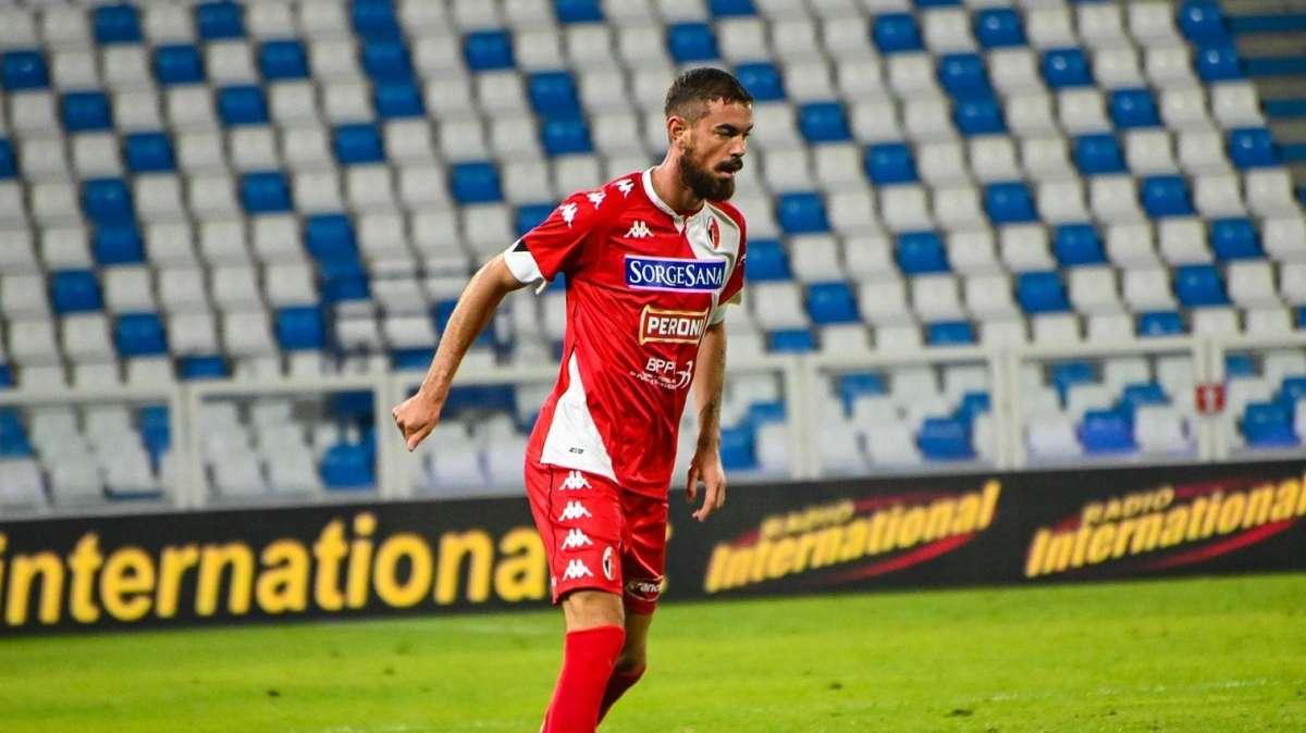 Calciomercato Bari, rivoluzione in difesa: da Belli alla cessione di Sabbione