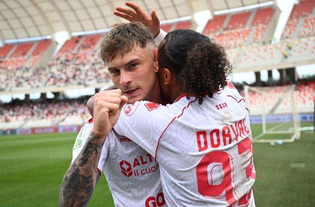 Bari-Cesena, sfida all’ultimo respiro. Da Bonfanti a Shpendi: ecco i protagonisti della volata play-off
