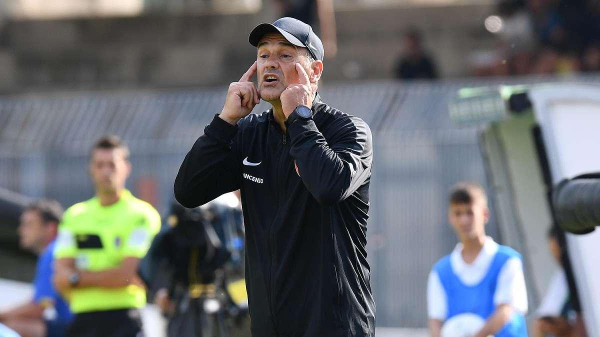  TuttoBari - Dirigenza e Vivarini, incontro in settimana. Ritiro: due ipotesi. Simeri resta