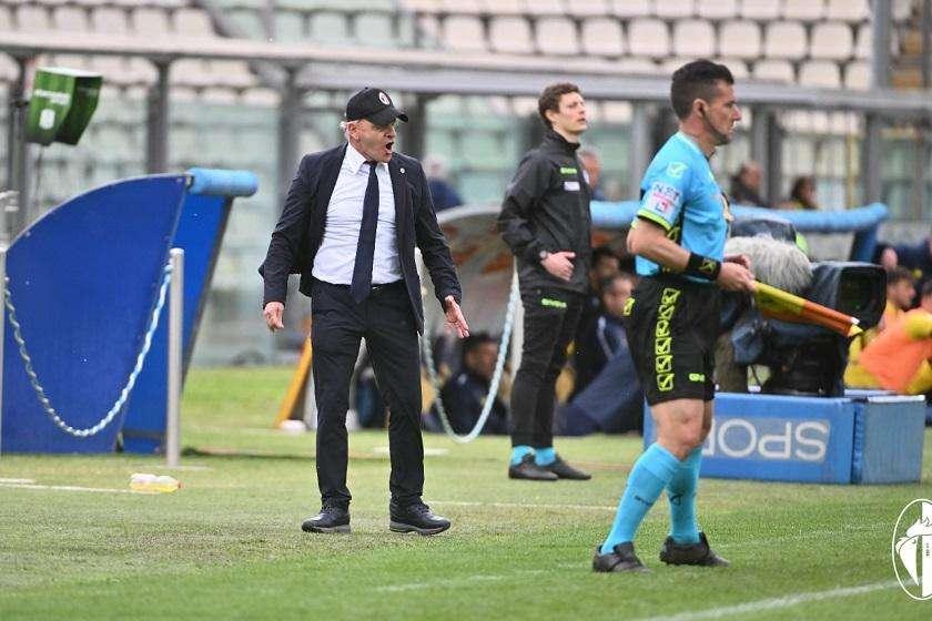 Il Bari torna a fare punti fuori casa a distanza di più di due mesi. Ma per la salvezza non basta