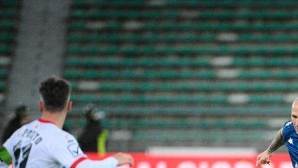 Mercato lontano ma non troppo. Priorità alle uscite: in 7 a rischio per gennaio