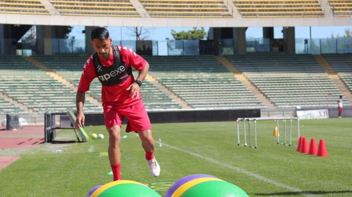 Lo strano avvio di stagione di Hamlili: dal mercato all'esclusione, poi il reintegro. Ora può riprendersi il Bari