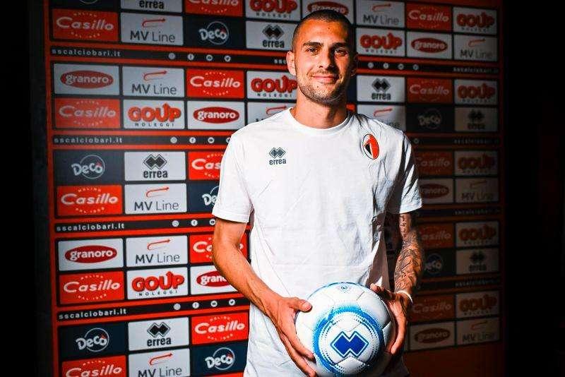Bari, da Sgarbi a Tripaldelli. Ora cinque calciatori si giocano il futuro