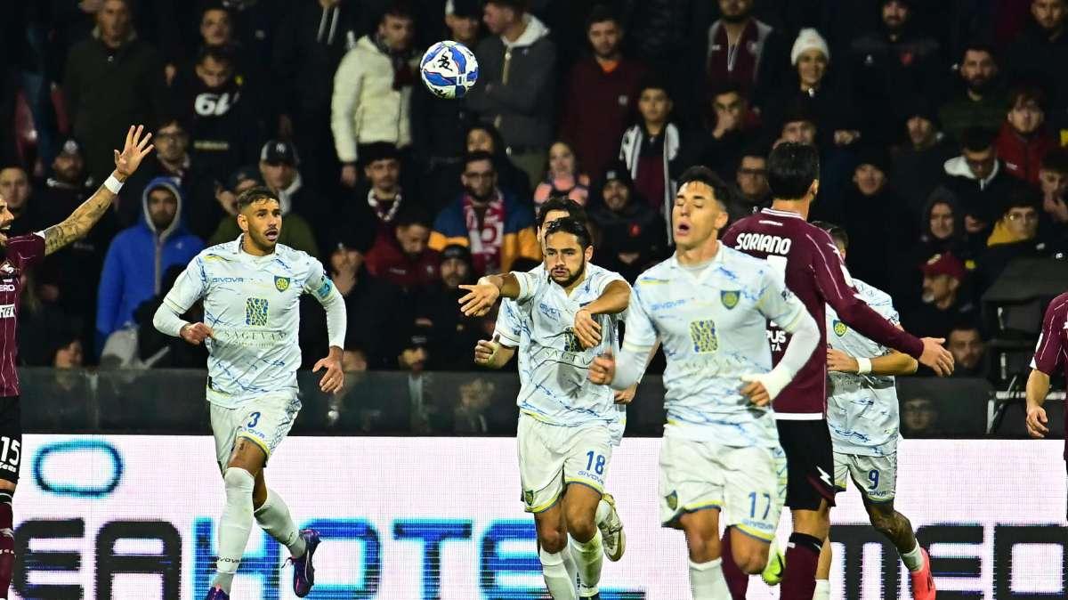 Carrarese pronta per il Bari: ritorno importante a centrocampo