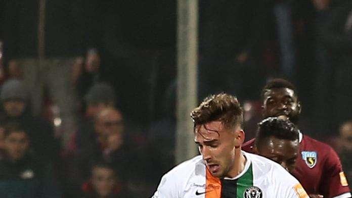 TuttoC - Bari e Palermo si contendono il centrocampista Lollo 