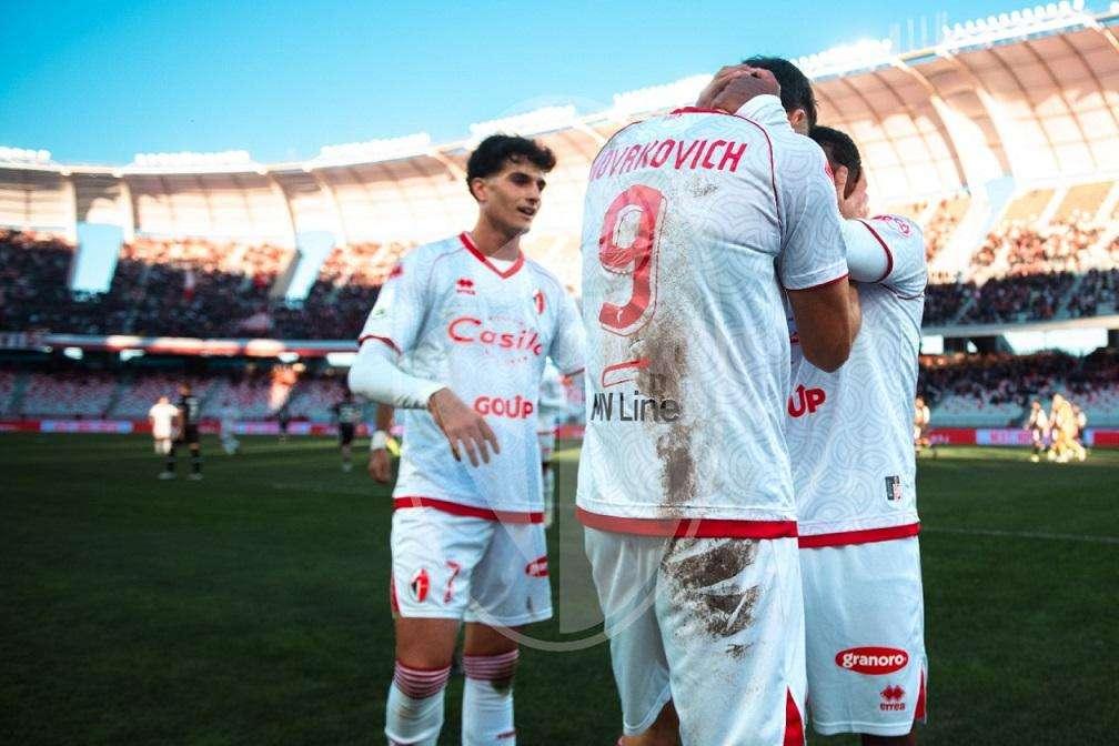 Longo: "Novakovich non al top. Oliveri possibile titolare. Due punte o due trequartisti? I numeri sono gli stessi"