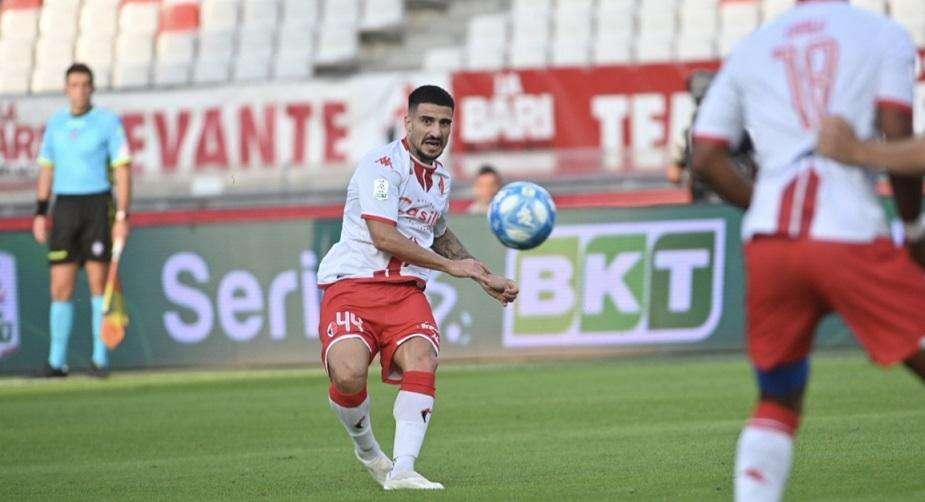 Bari-Brescia, le probabili: ancora Acampora. A centrocampo un dubbio e tanto ingorgo