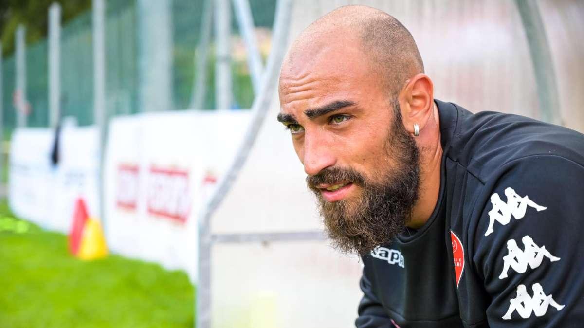 TuttoBari - Terracenere sul caso Simeri: "Spero non vada via. Simone dà l'anima, i tifosi lo amano"