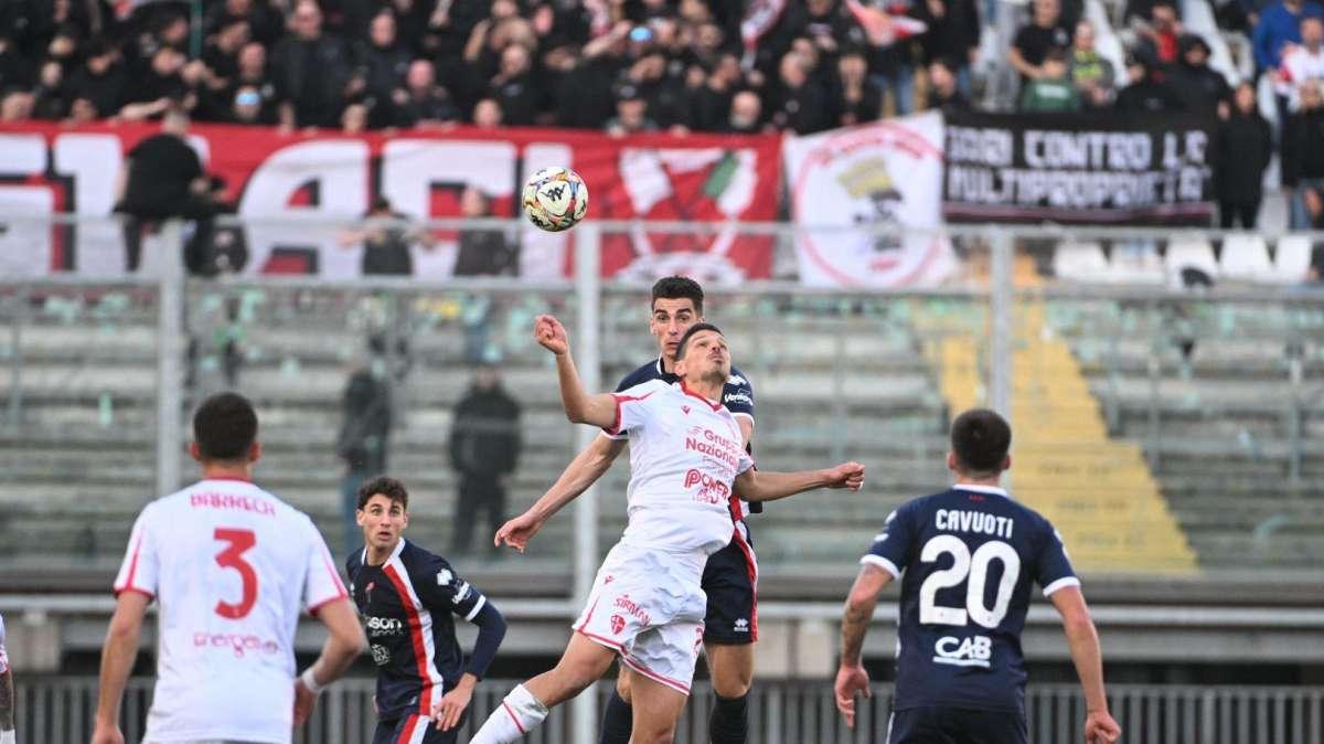 Bari, guarda che Odenthal! L'olandese è un muro. E pure Mantovani cresce